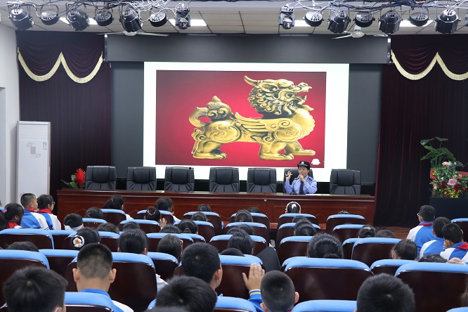 “倾听携手共成长” ——咸阳长庆子弟学校家长进课堂活动圆满成功