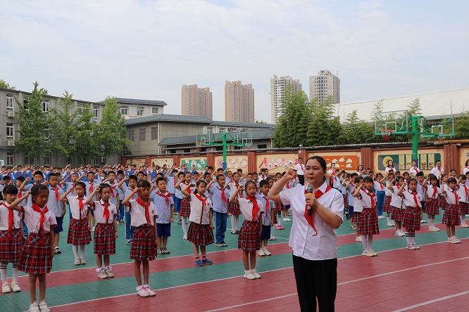 红领巾爱祖国 —— 咸阳长庆子弟学校新队员入队仪式