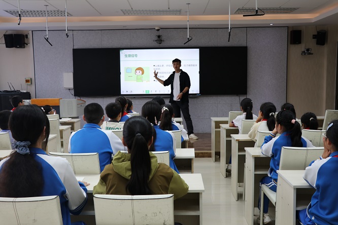 以培训强技能，筑牢校园心理防护网 ——咸阳长庆子弟学校开展心理健康委员专题培训会